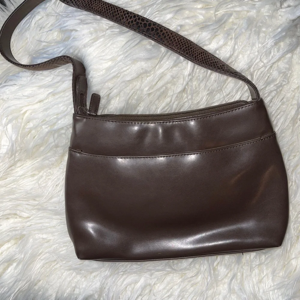 Liz Claiborne‎ brown faux leather handbag